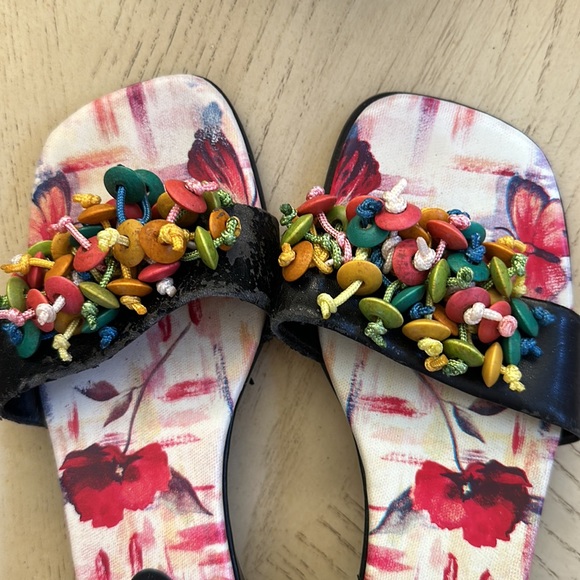 Pierre Dumas - Colorful Button Sandals with floral base. Size 7 M. - Picture 2 of 9